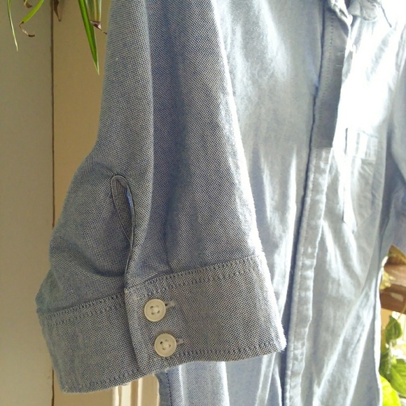 [AE] Button Down - Picture 2 of 6